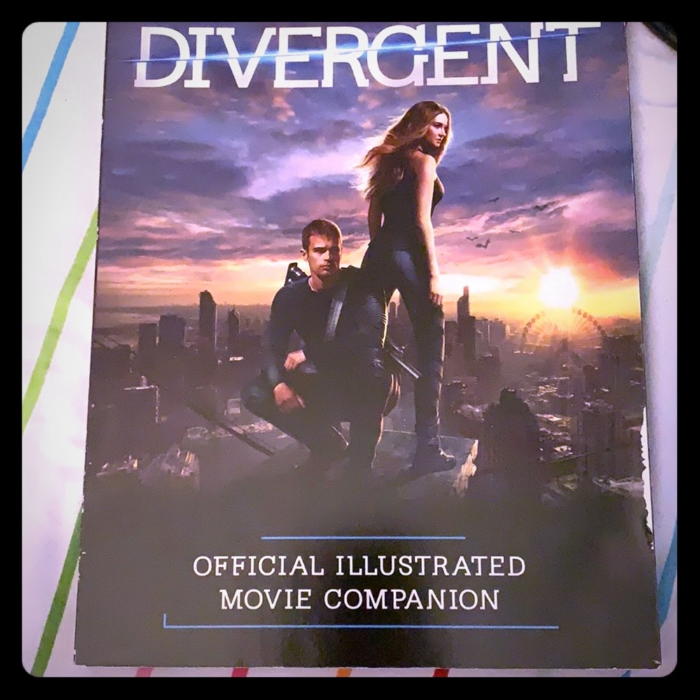 Divergent official illustrated movie companion